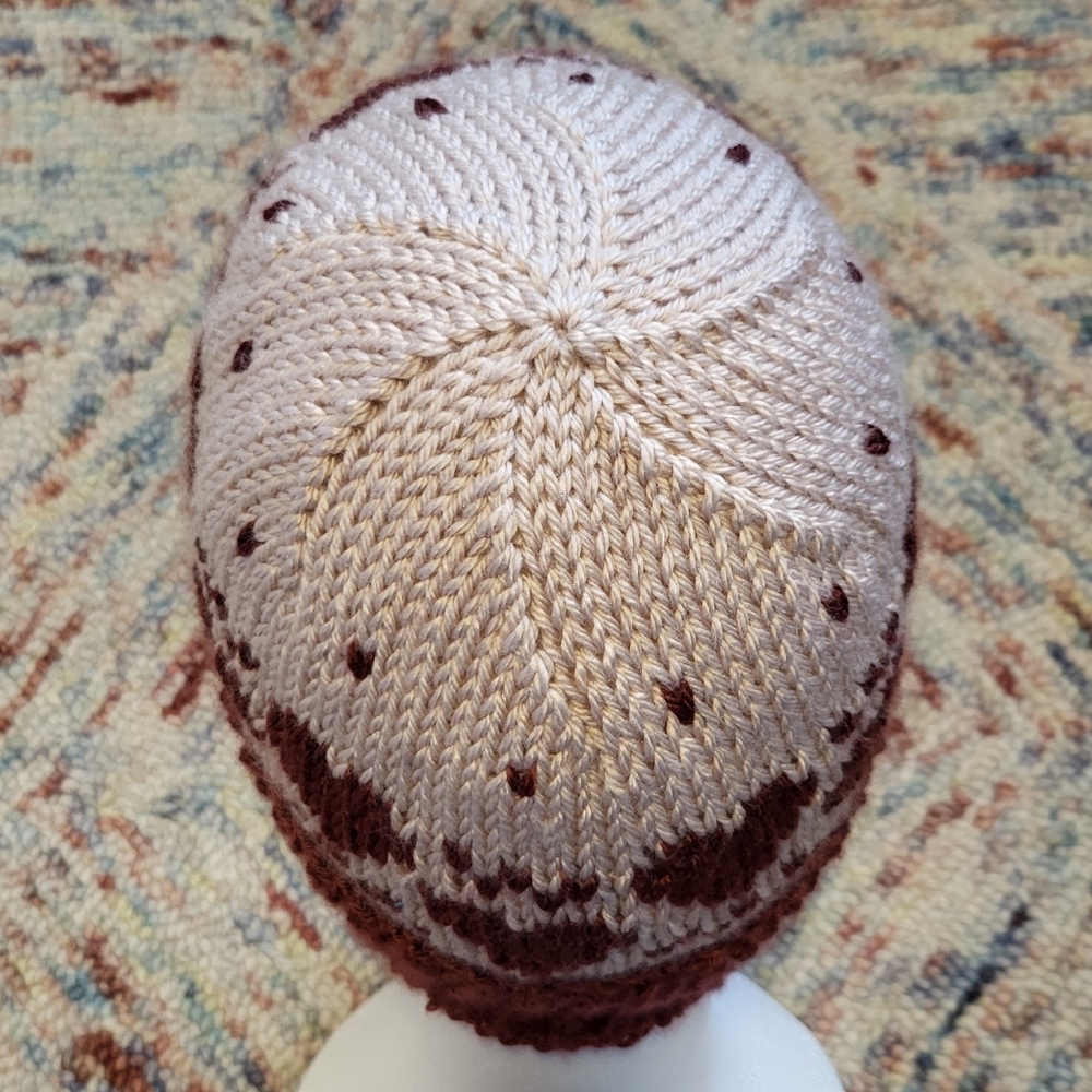 Handmade knit ribbed cuff beanie heart hat in blush and burgundy Kids size M - L - Picture 5 of 9